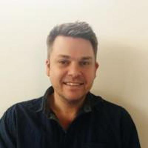 Lou Lou Mooney, Director, escalla